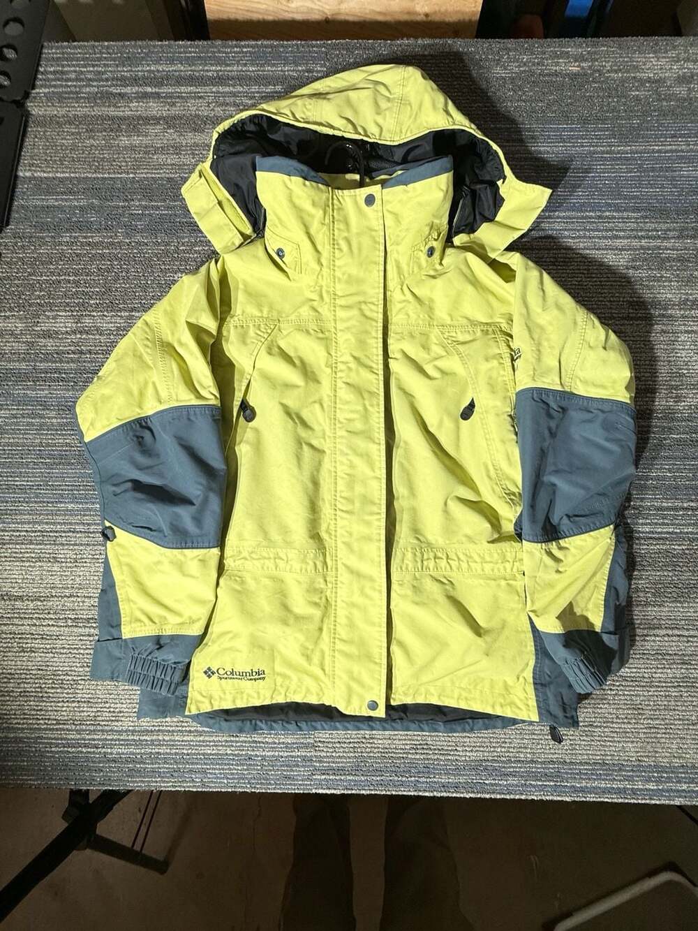 Women’s Columbia Sportswear Titanium Omni-Tech Waterproof Hooded Jacket
